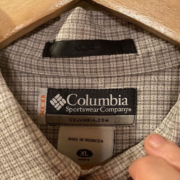Columbia Buttondown  - Picture 2 of 5